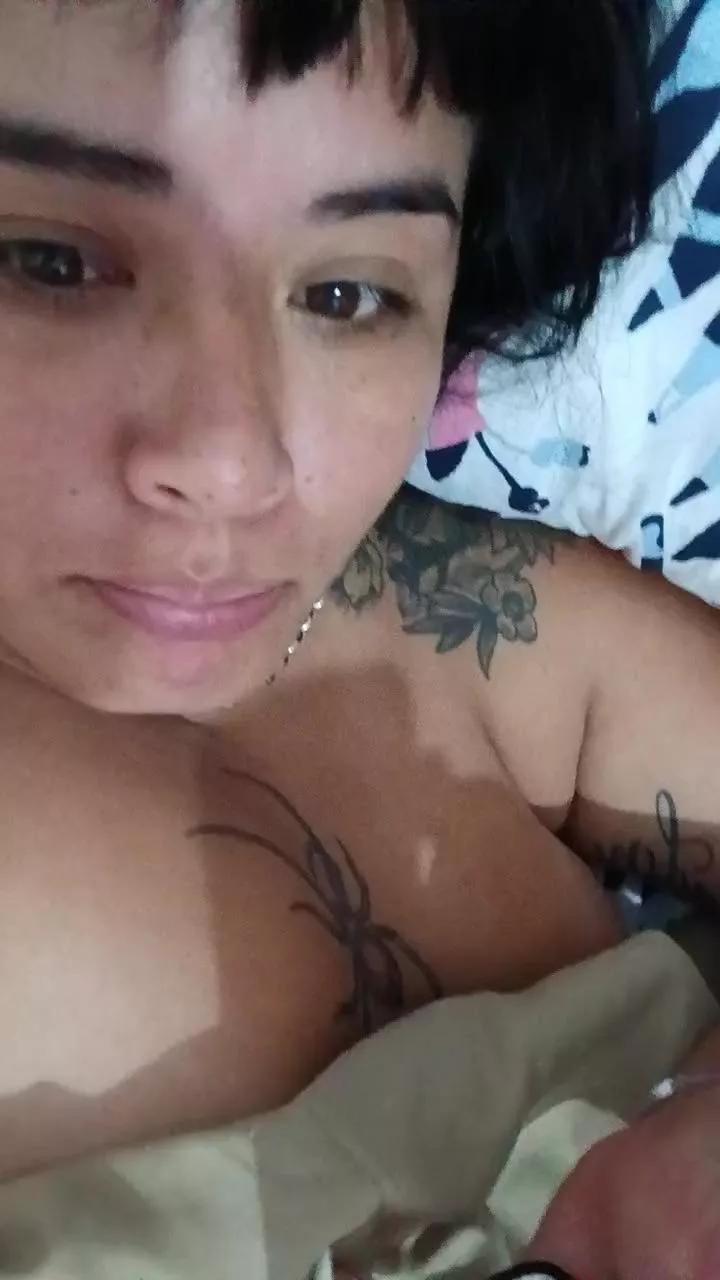 geminniana23hot on Cam4 