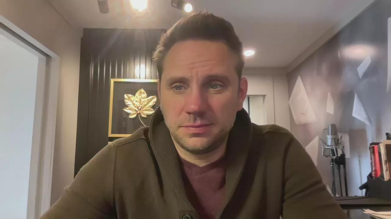 Geoffrey78111 on Cam4 