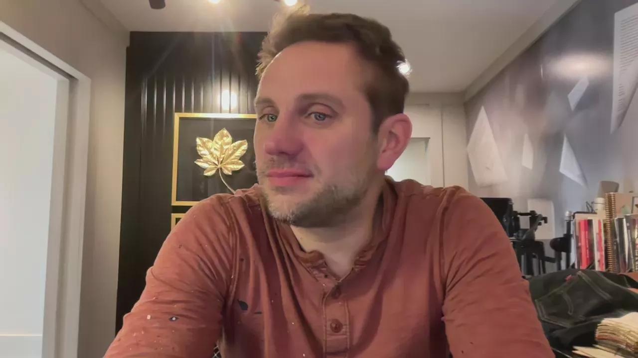 Geoffrey78111 on Cam4 