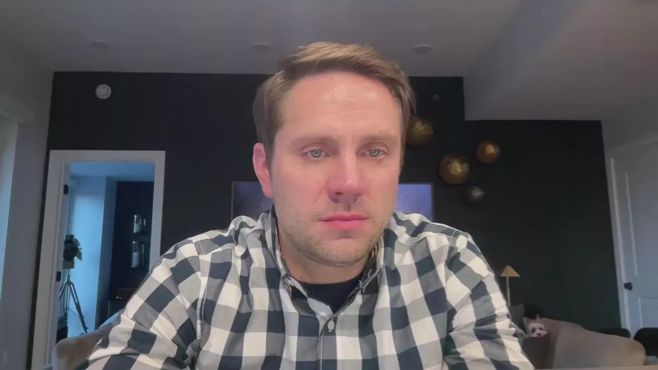 Geoffrey78111 on Cam4 