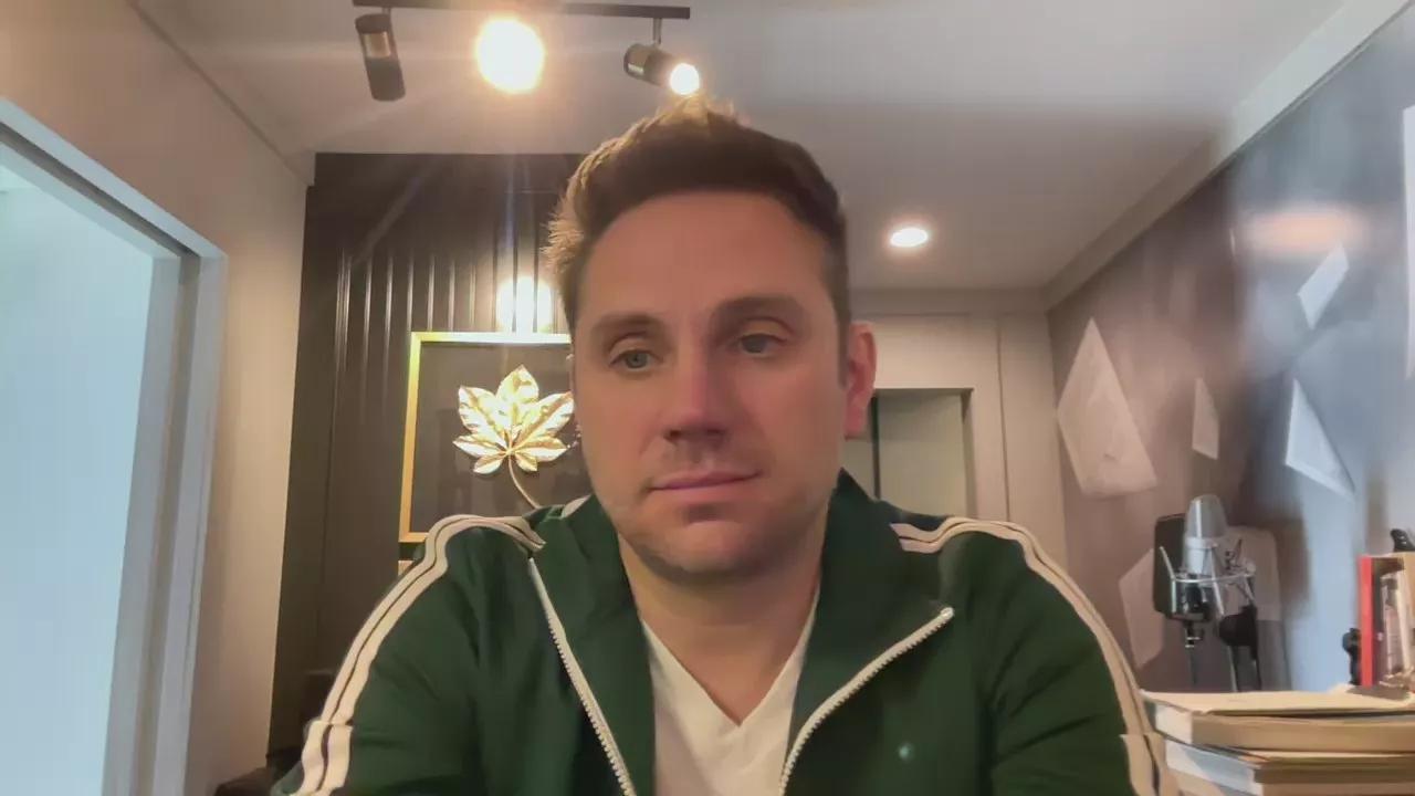 Geoffrey78111 on Cam4 