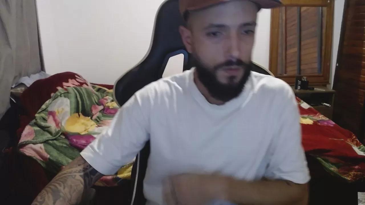 ghusantos30 on Cam4 