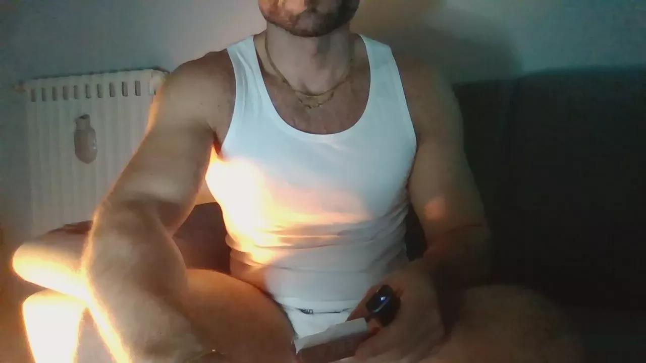 giovan2020 on Cam4 