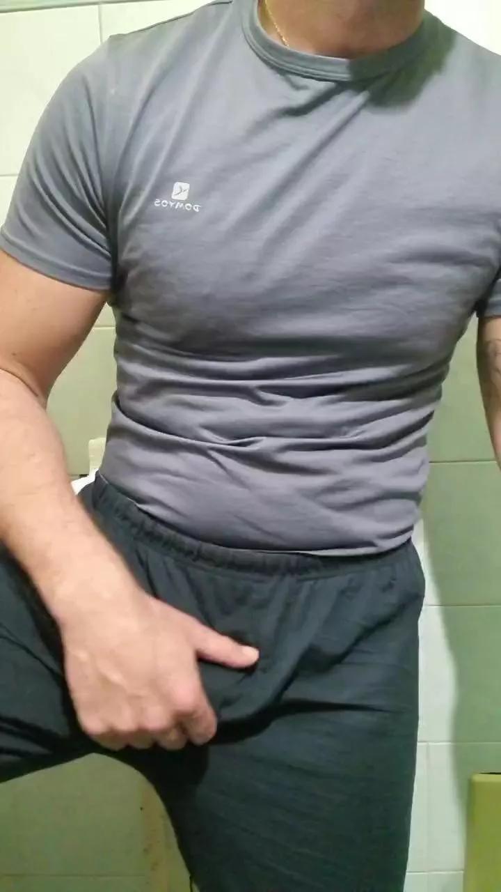 giovan2020 on Cam4 