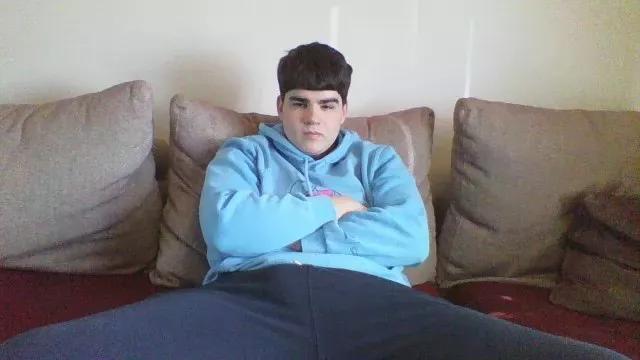 Gooodboii_ on Cam4 