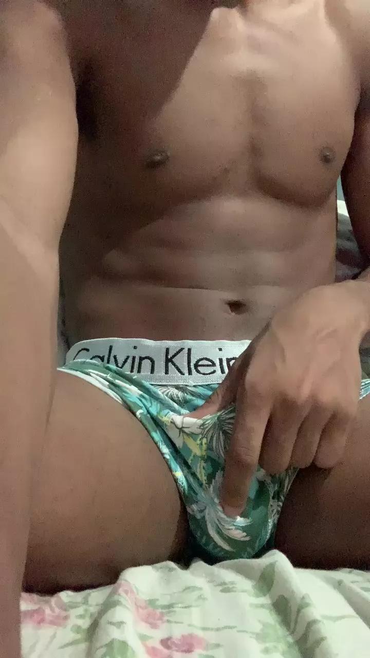 GuxDot21 on Cam4 