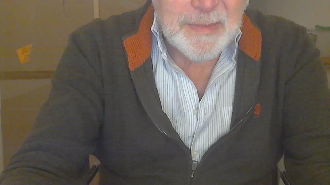 hairybull on Cam4 