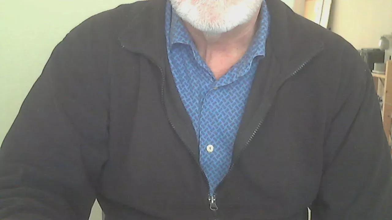 hairybull on Cam4 