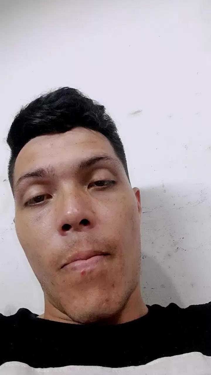 Hanz766 on Cam4 