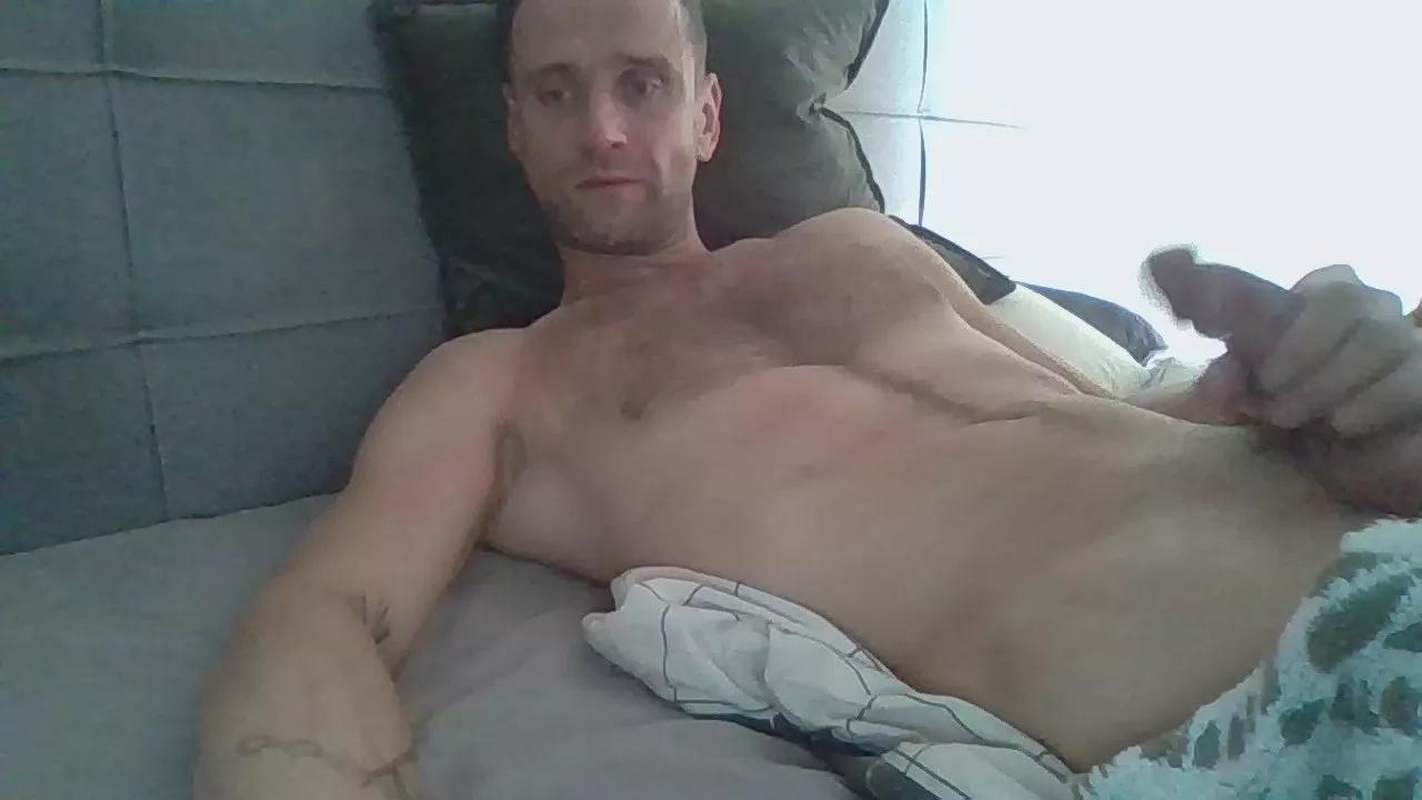 hartdickleon on Cam4 