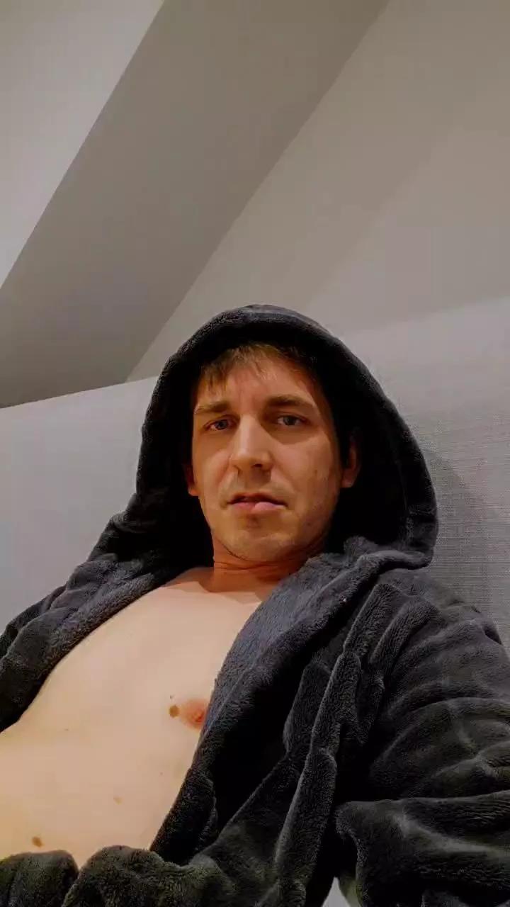 hotstr8boi on Cam4 