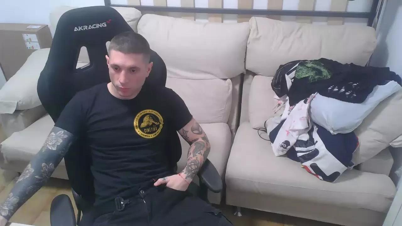 Hunterzito37 on Cam4 