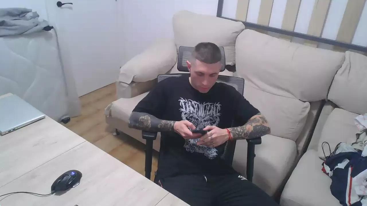 Hunterzito37 on Cam4 