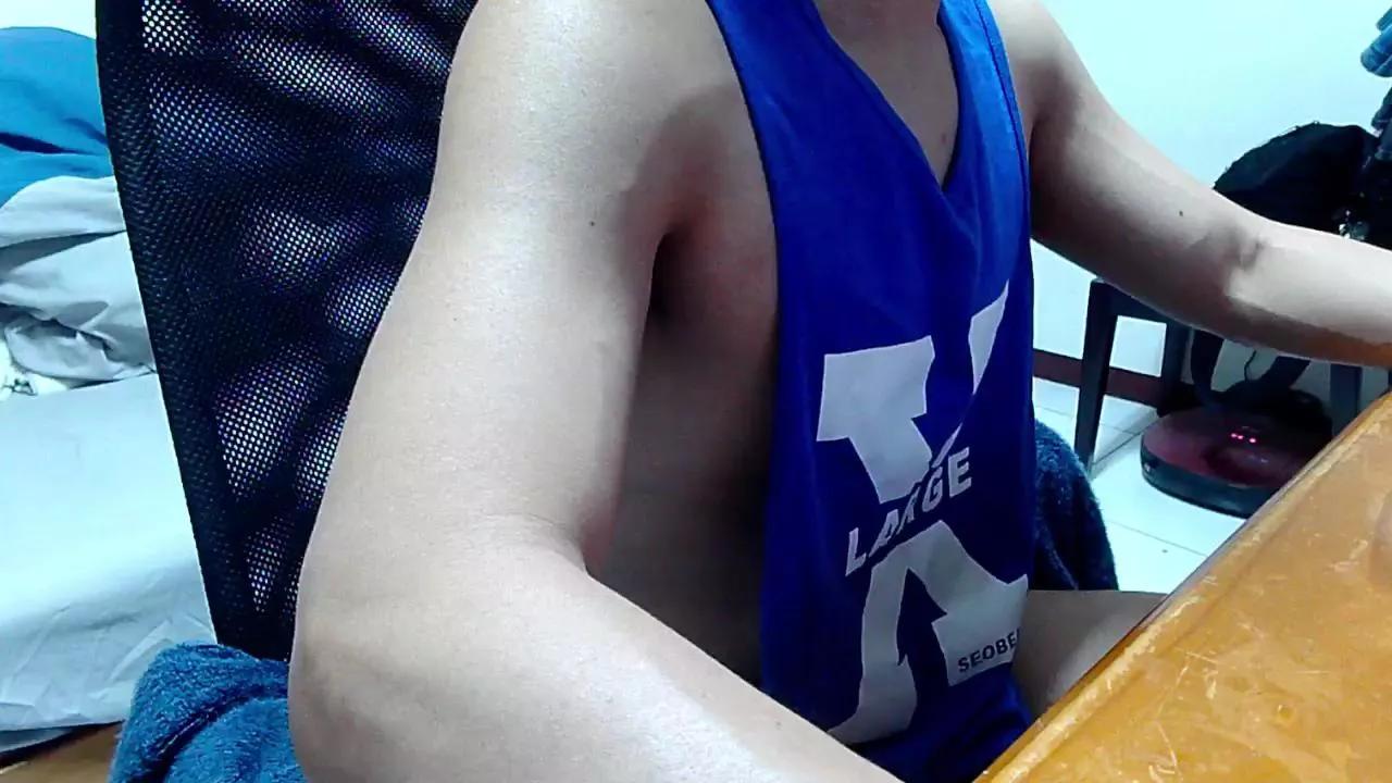 ianvon01 on Cam4 