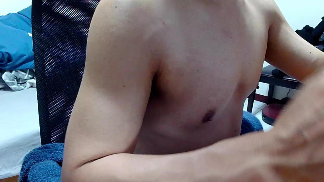 ianvon01 on Cam4 