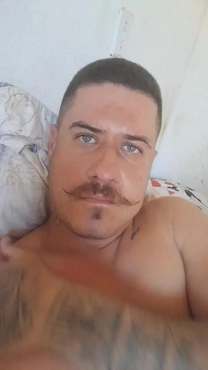 IsraelCastro on Cam4 