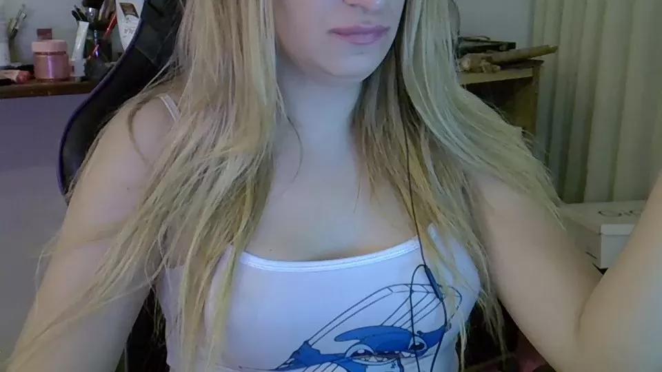 IzaCandy on Cam4 