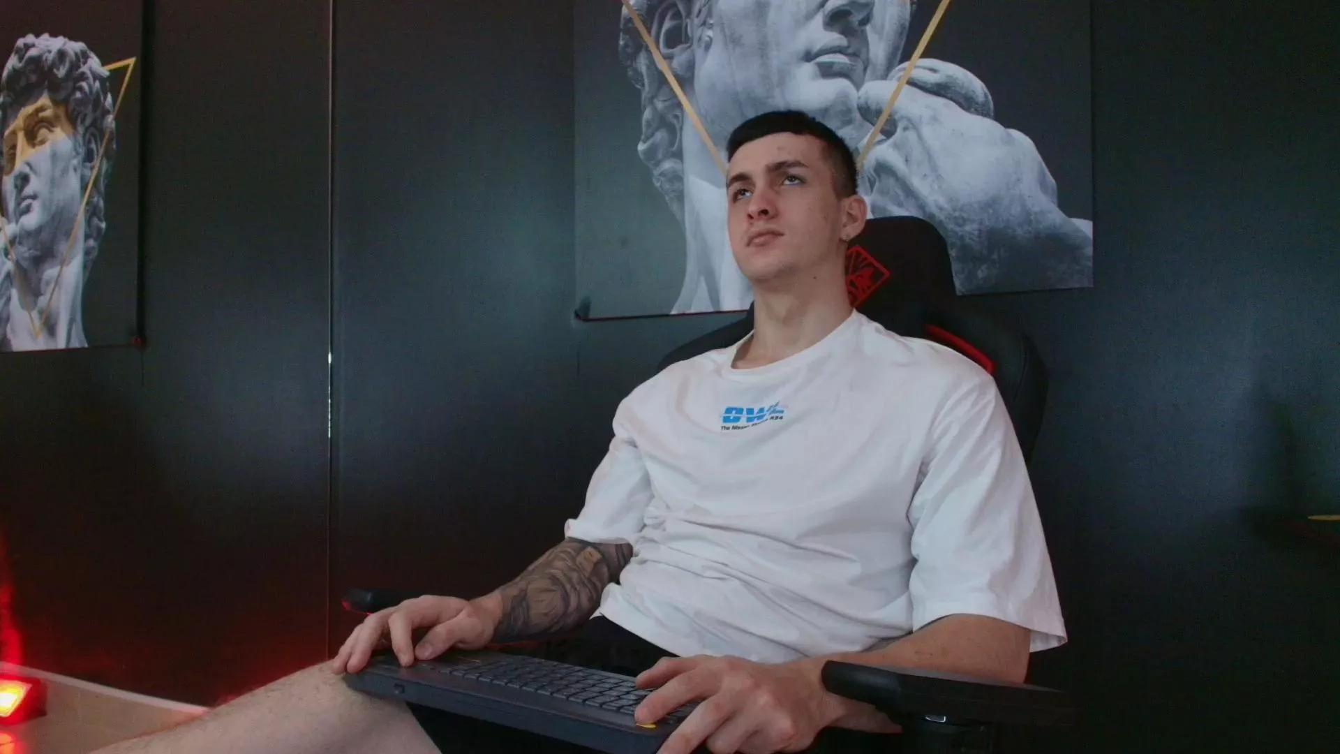 JacksonOlsenn on Cam4 