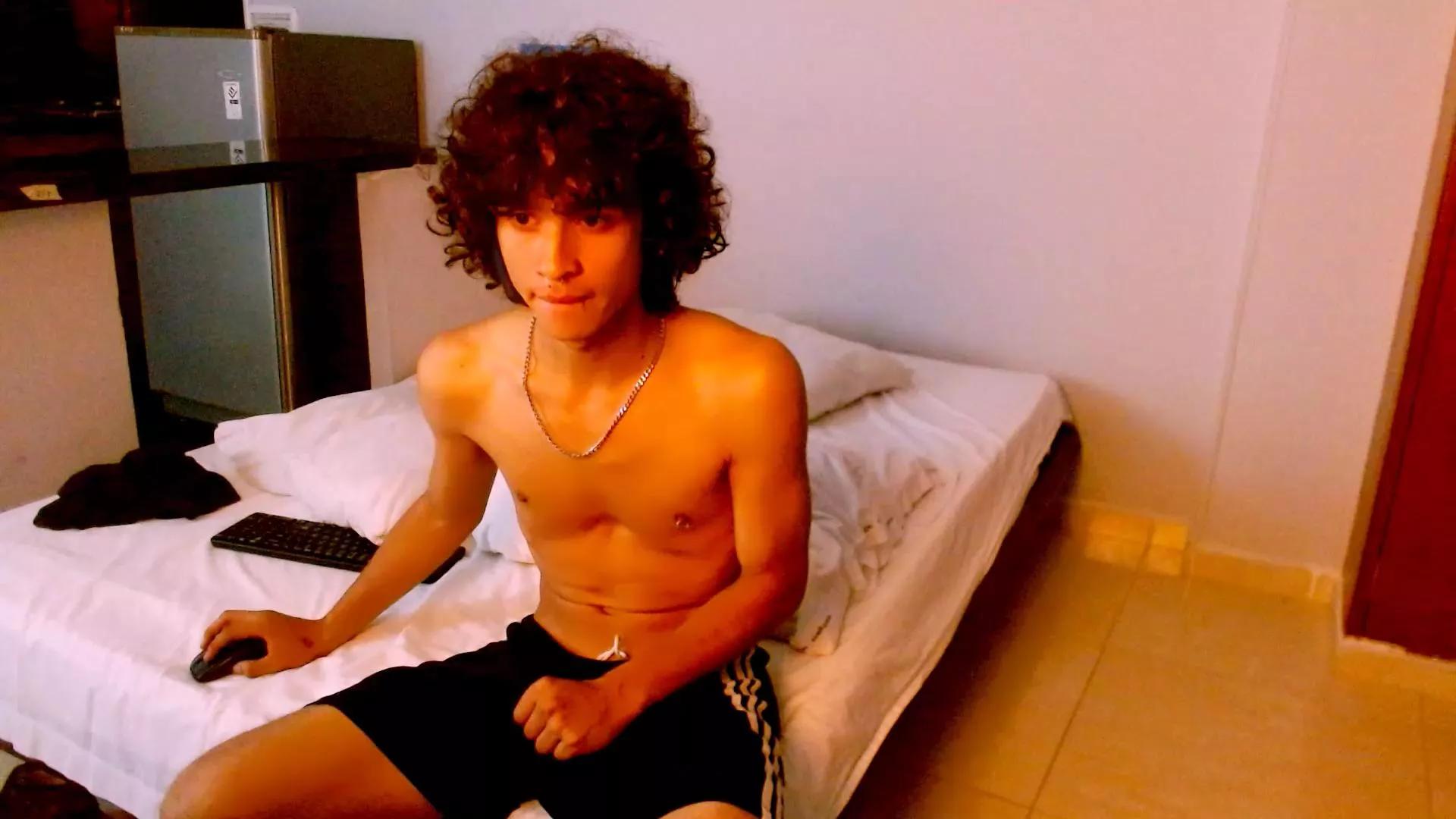Jeremie_Twink on Cam4 