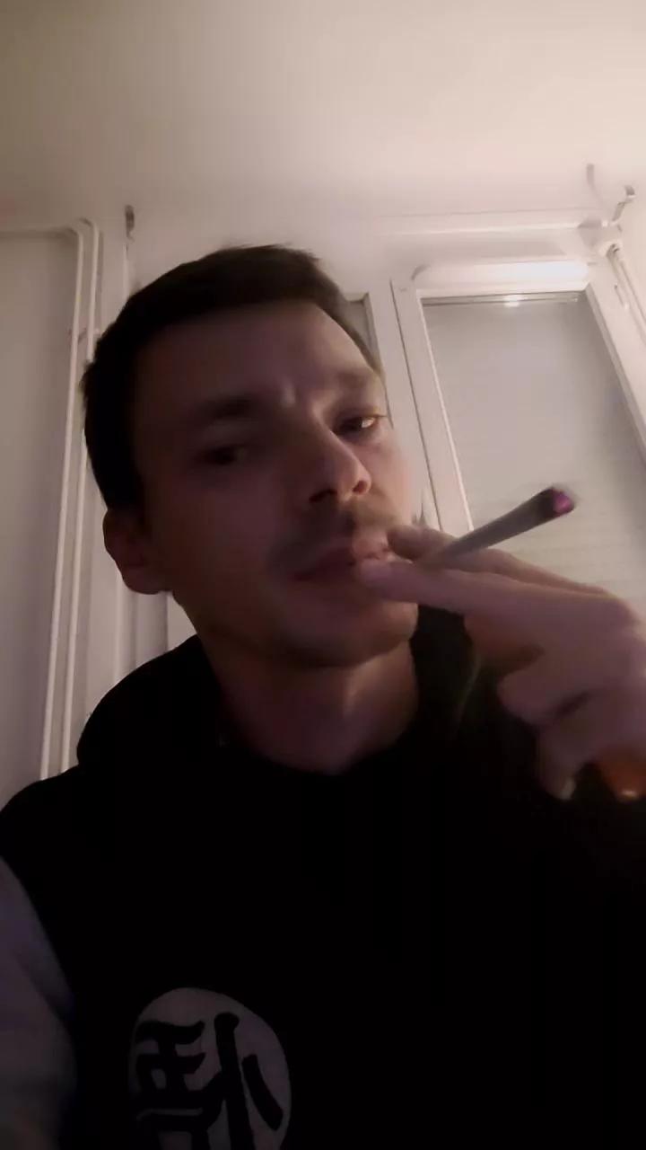 Jerjer42 on Cam4 