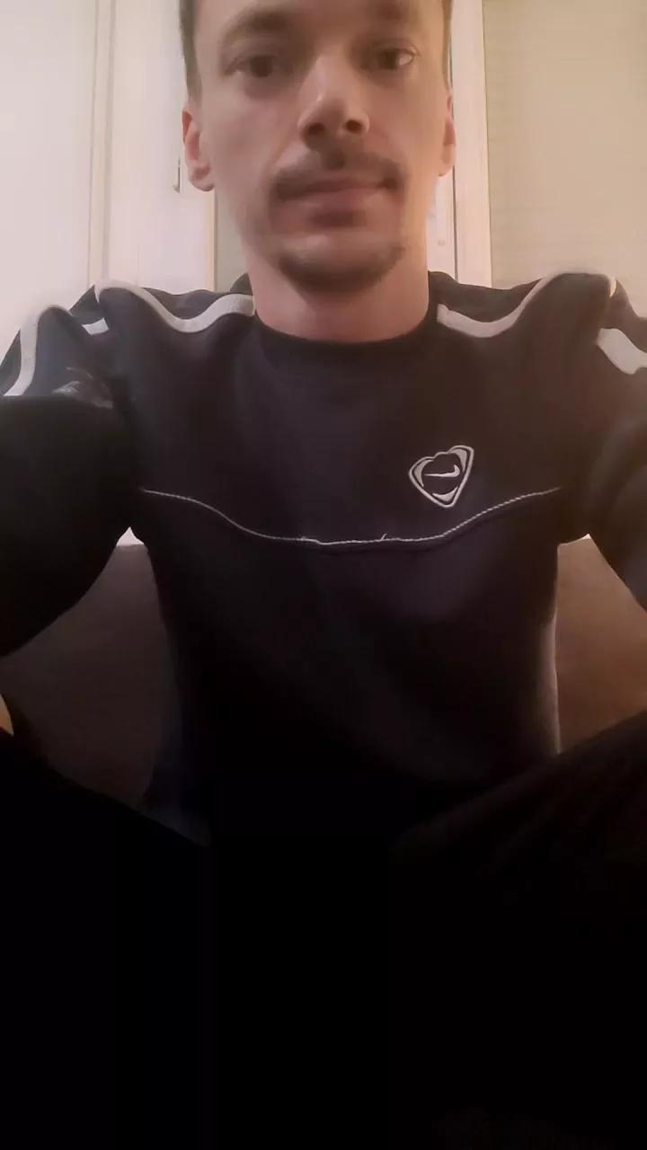 Jerjer42 on Cam4 