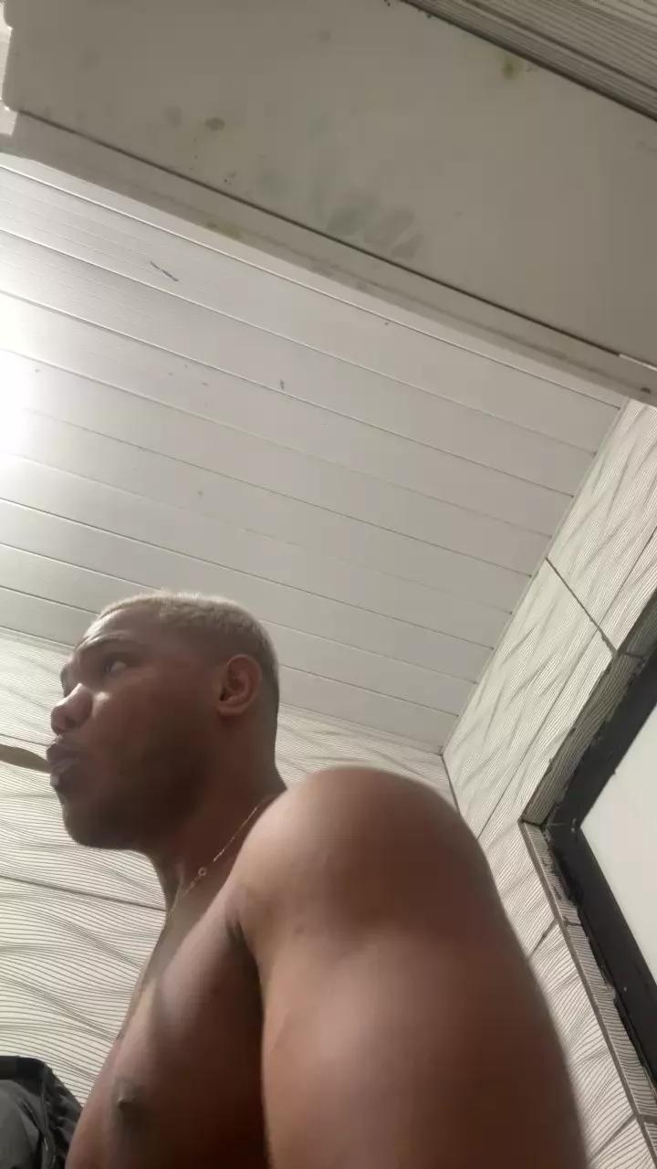 Joedot24 on Cam4 
