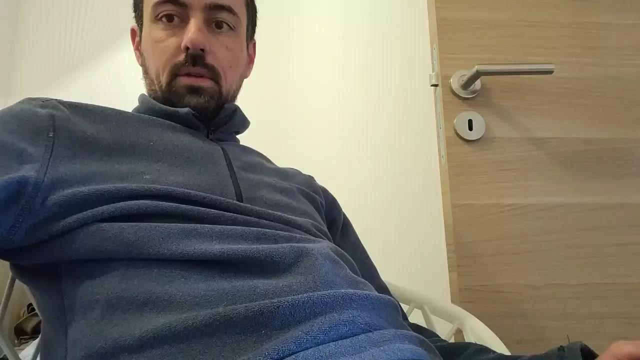 Johnbel96_ on Cam4 