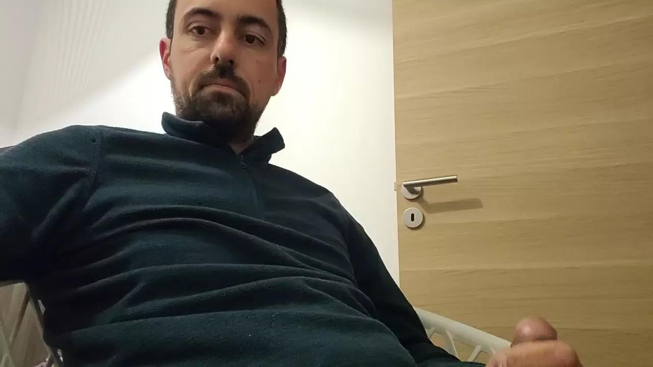 Johnbel96_ on Cam4 