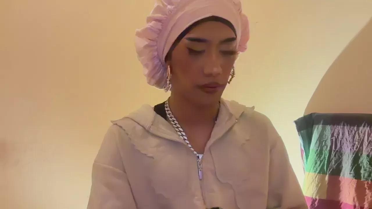KellyLaDyoda on Cam4 
