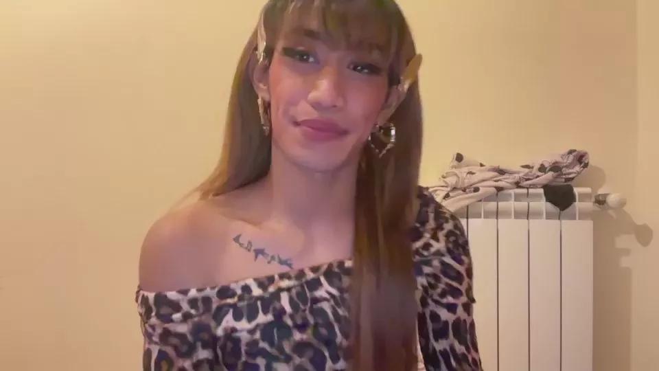 KellyLaDyoda on Cam4 