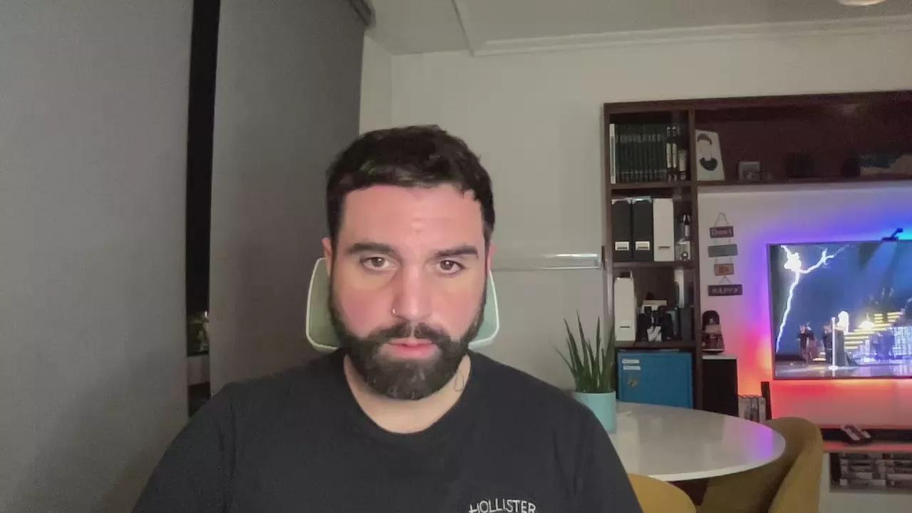 kinderbueno35 on Cam4 