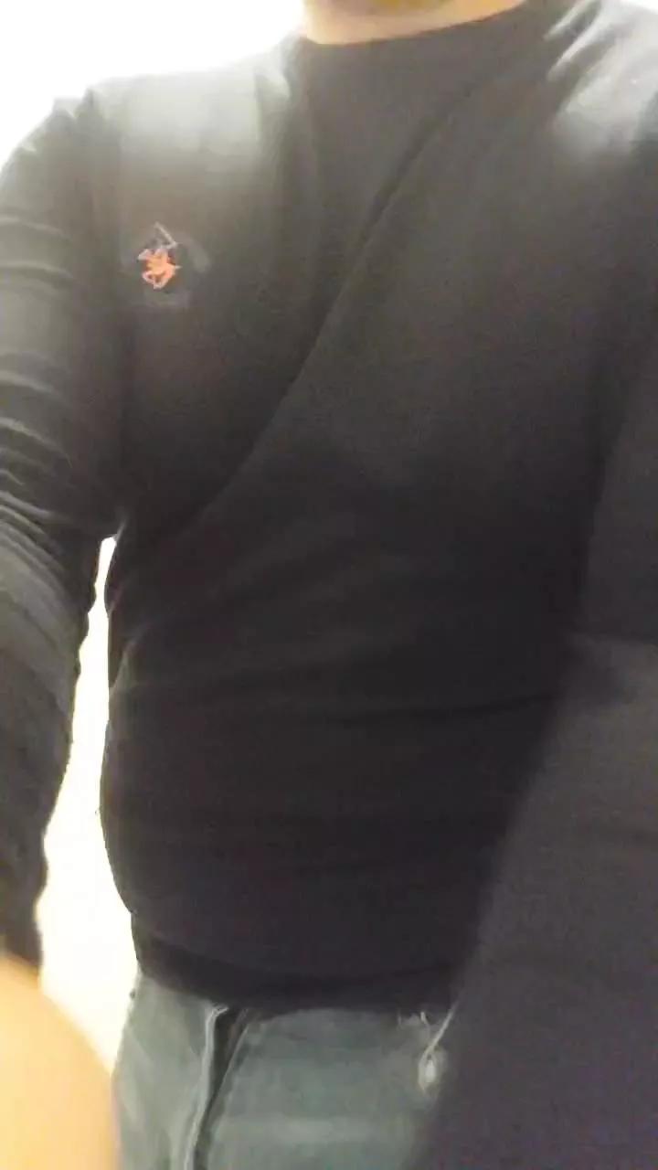 Kingbull1900 on Cam4 