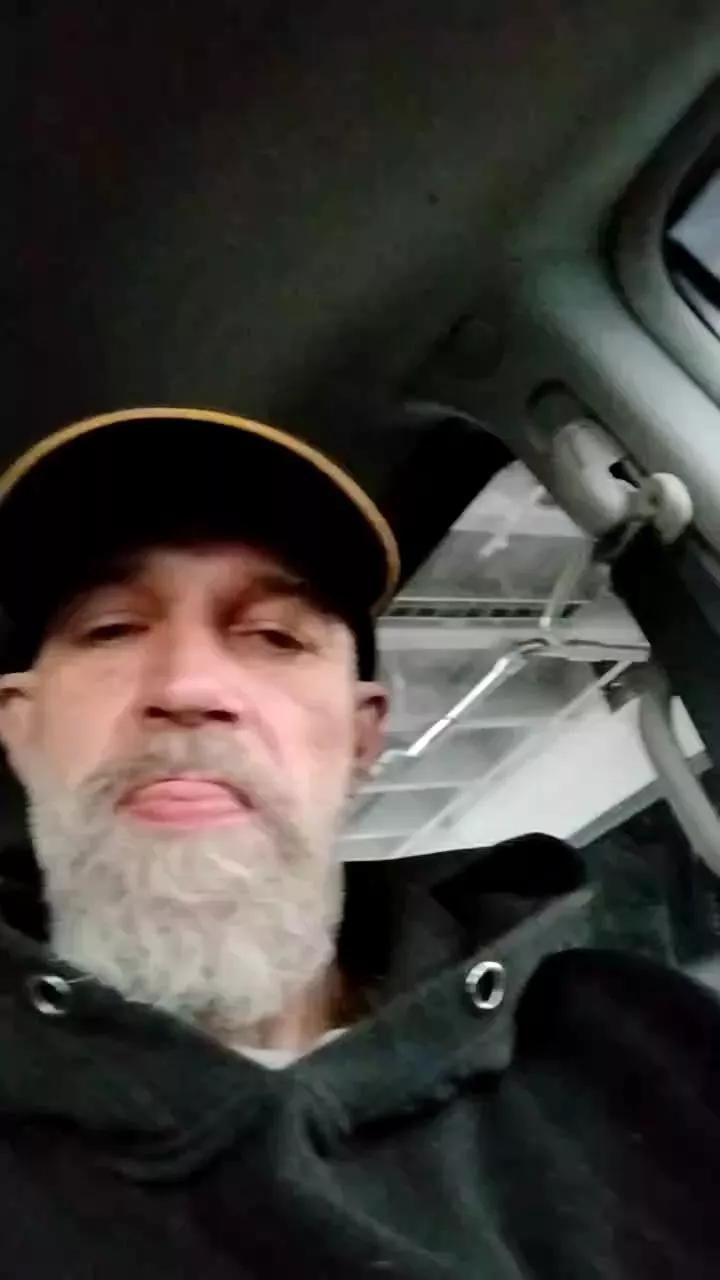 Kinky_canuck1 on Cam4 