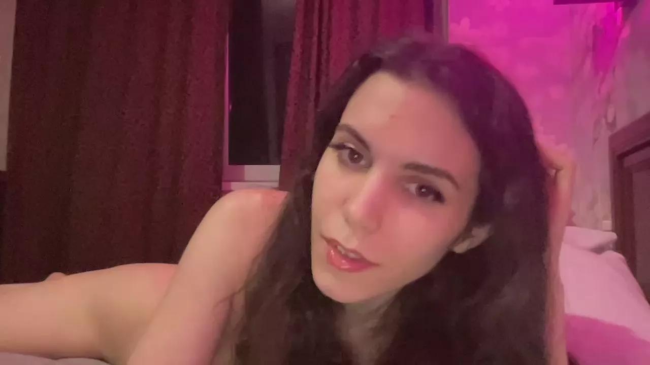 kyaraxxx on Cam4 