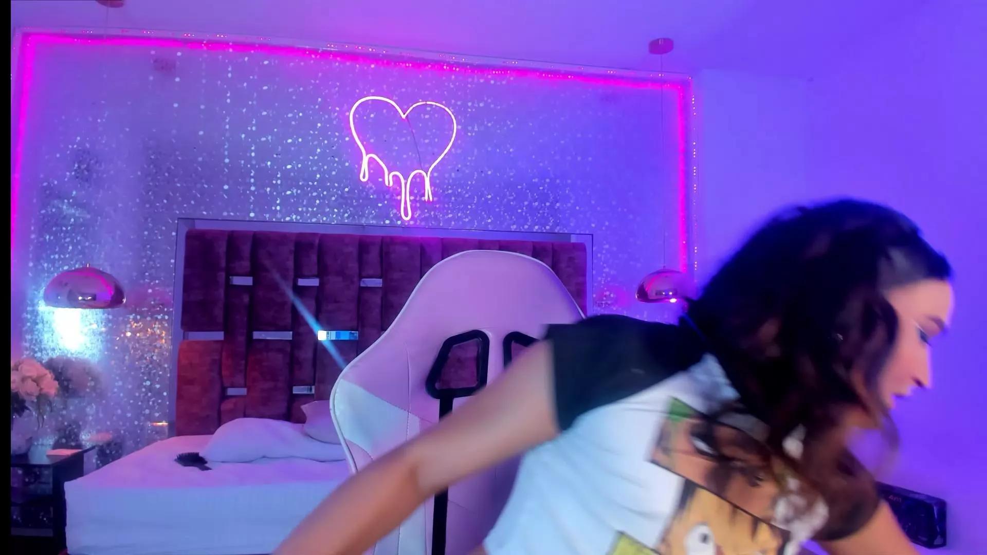 KylieVictoria_ on Cam4 