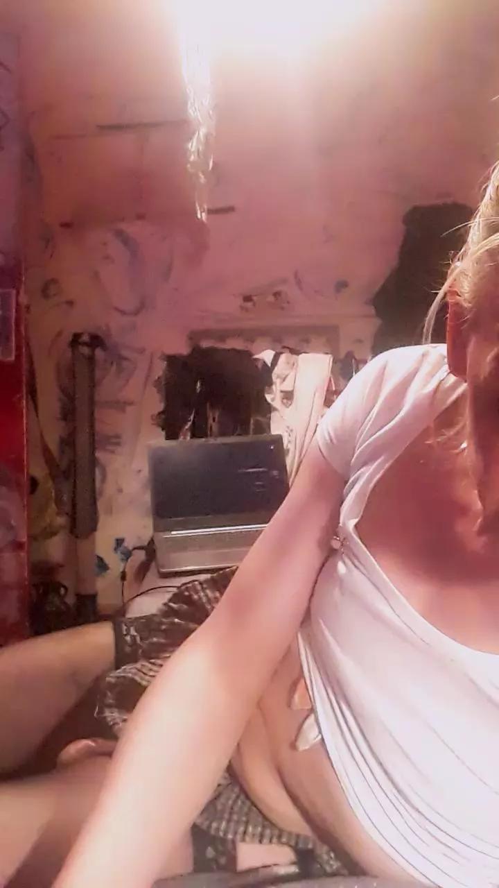 LadyCross_hot on Cam4 