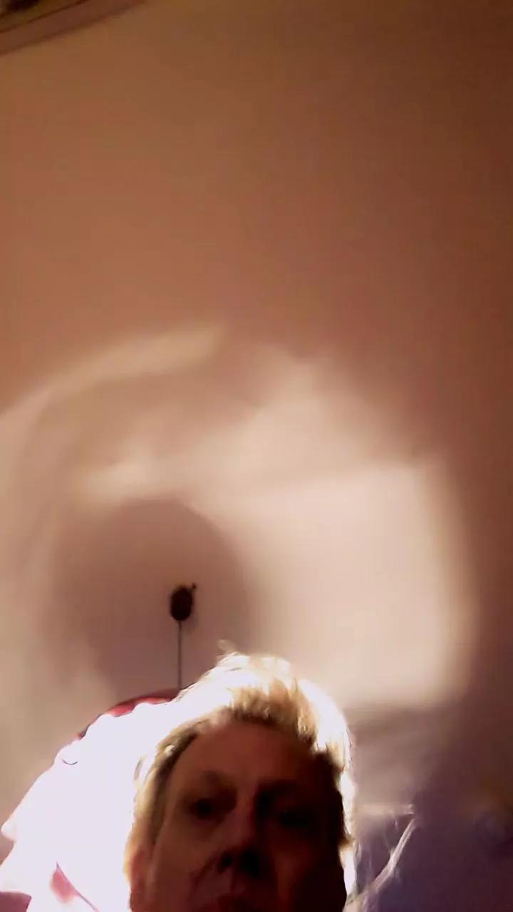 LadyCross_hot on Cam4 