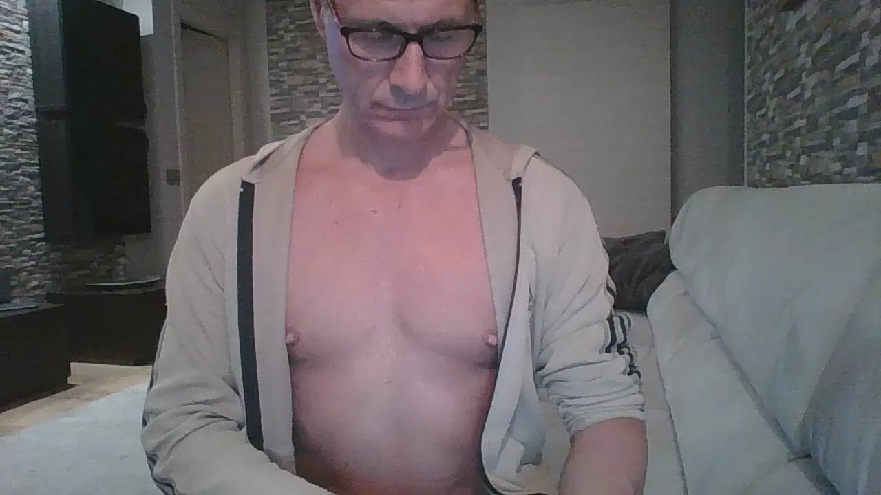 Lalas71 on Cam4 