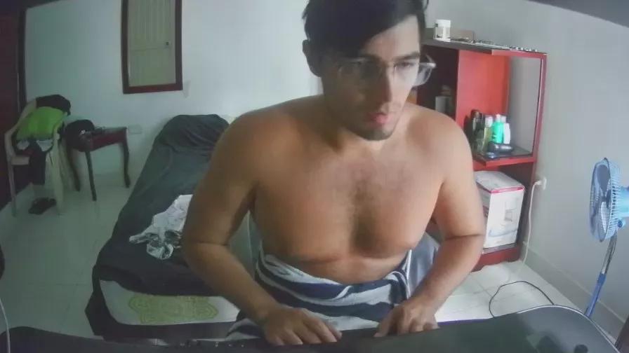 lechero226 on Cam4 