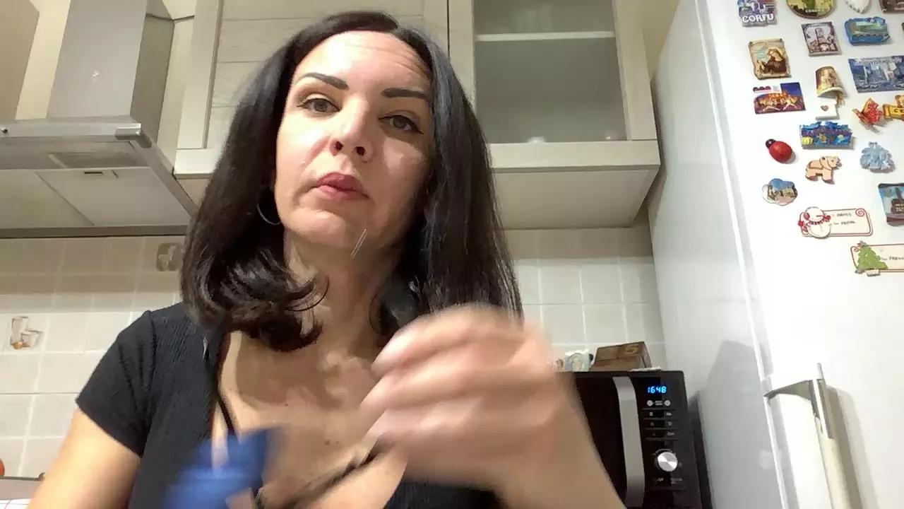 letoile82 on Cam4 