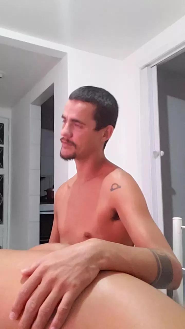 Levi_Henrique on Cam4 