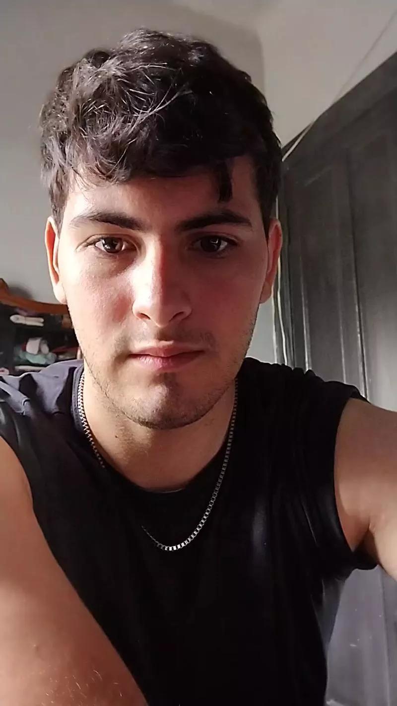 Lucas_Pink1 on Cam4 
