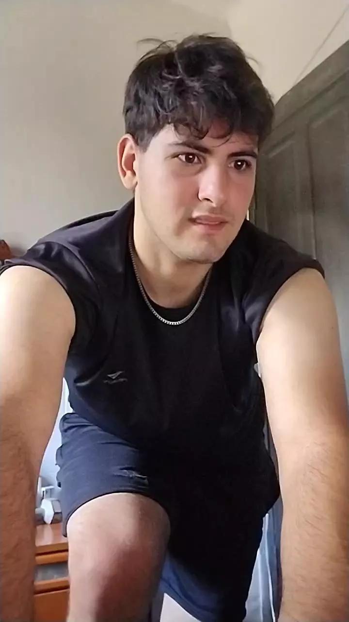 Lucas_Pink1 on Cam4 
