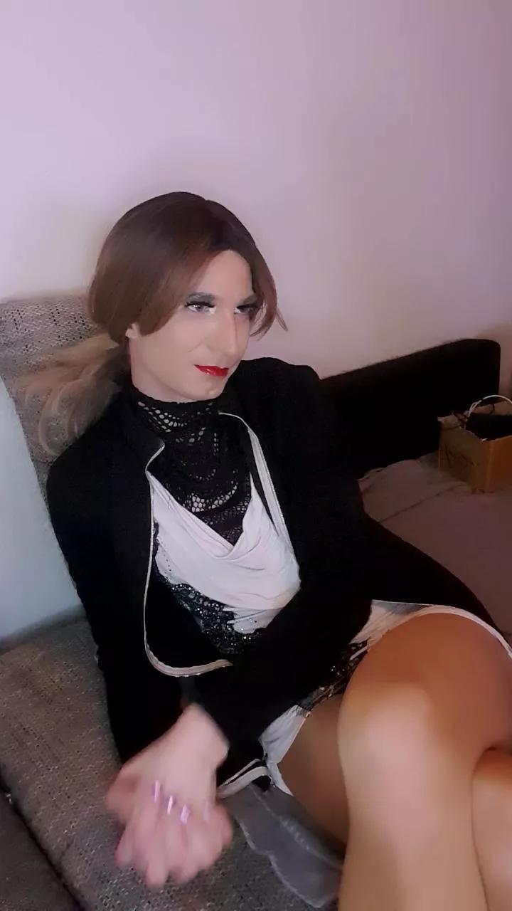 Madlen99085 on Cam4 