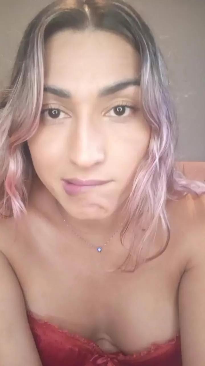 mariana105 on Cam4 