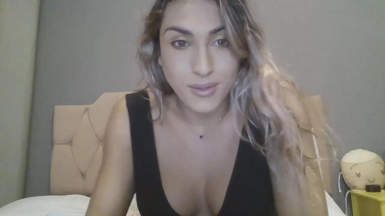 mariana105 on Cam4 