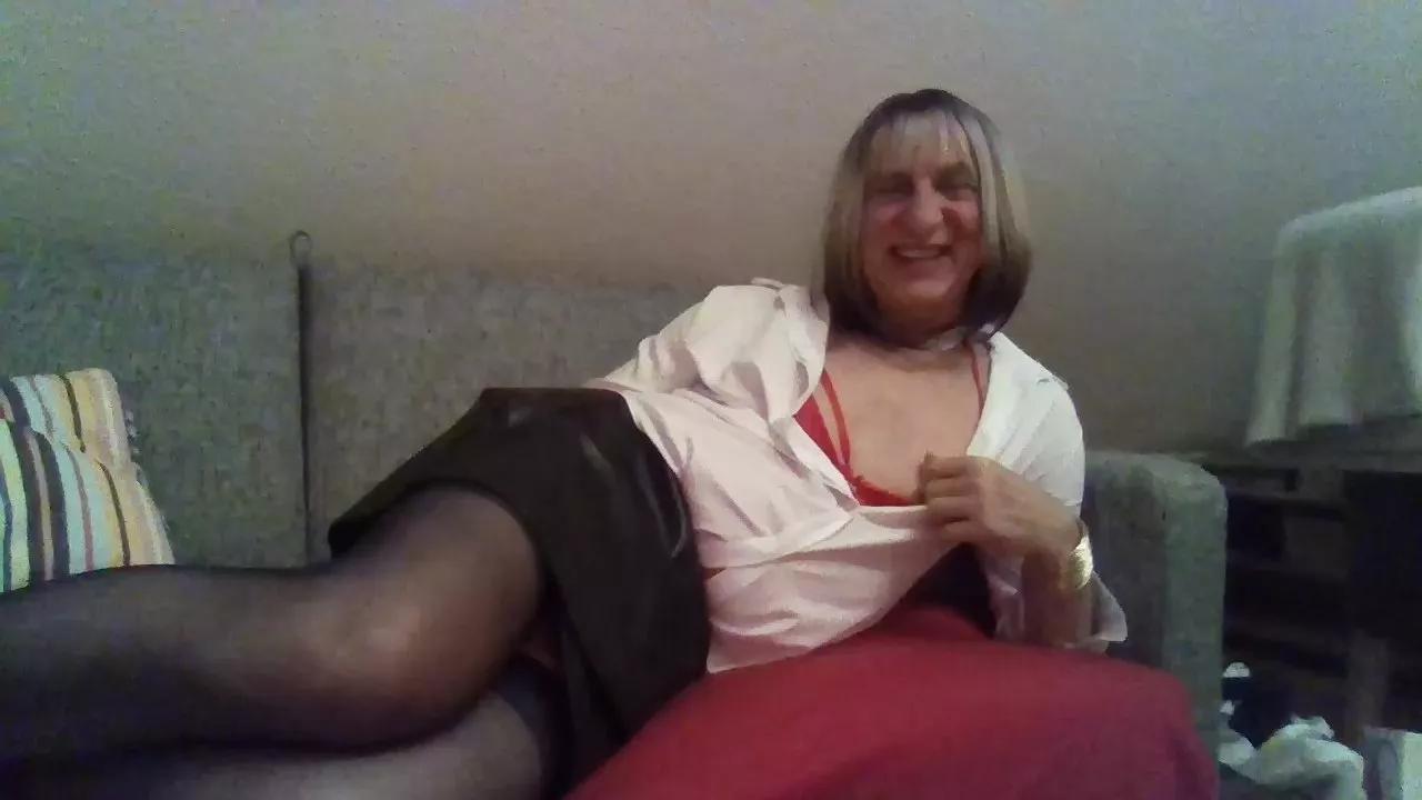MartineRase on Cam4 