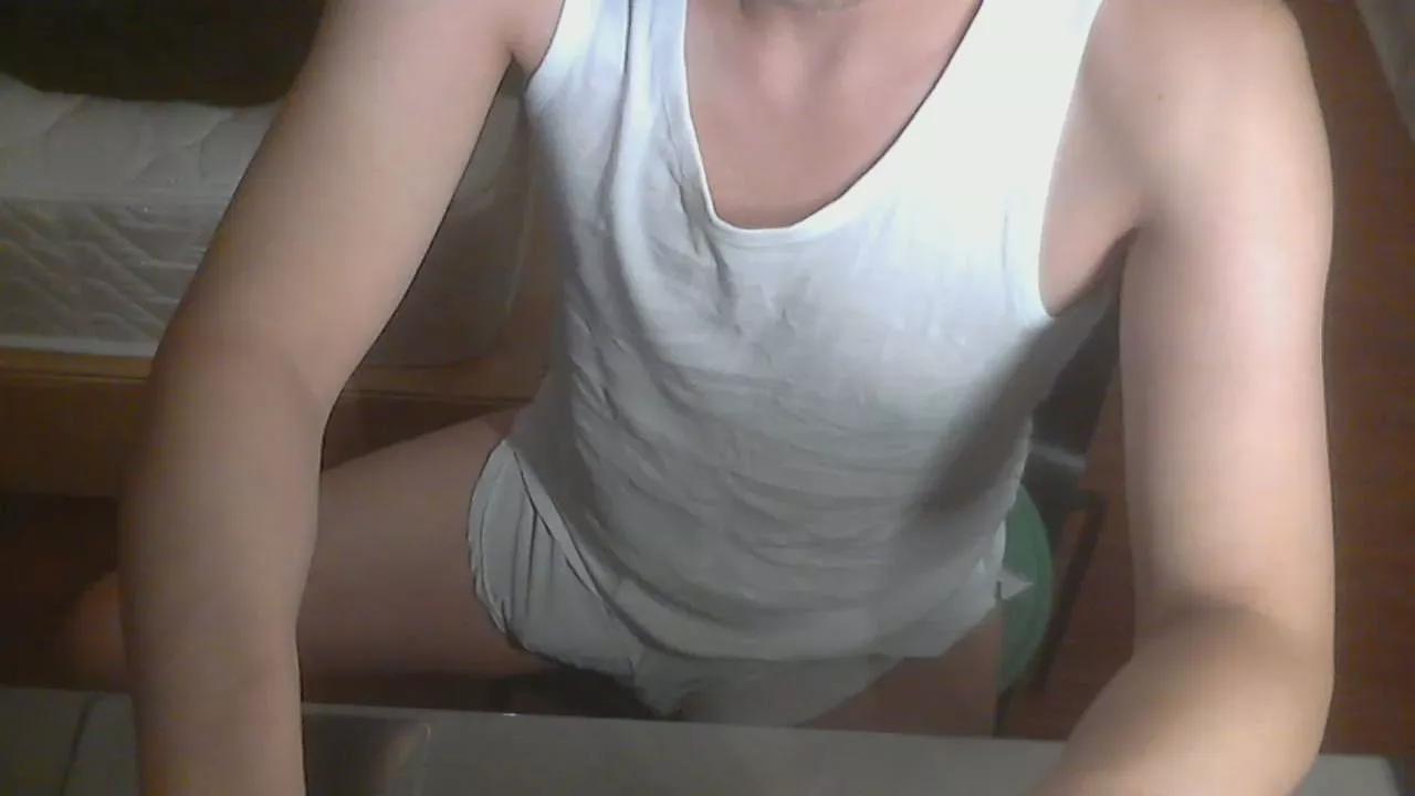 mnbvcxz3838 on Cam4 