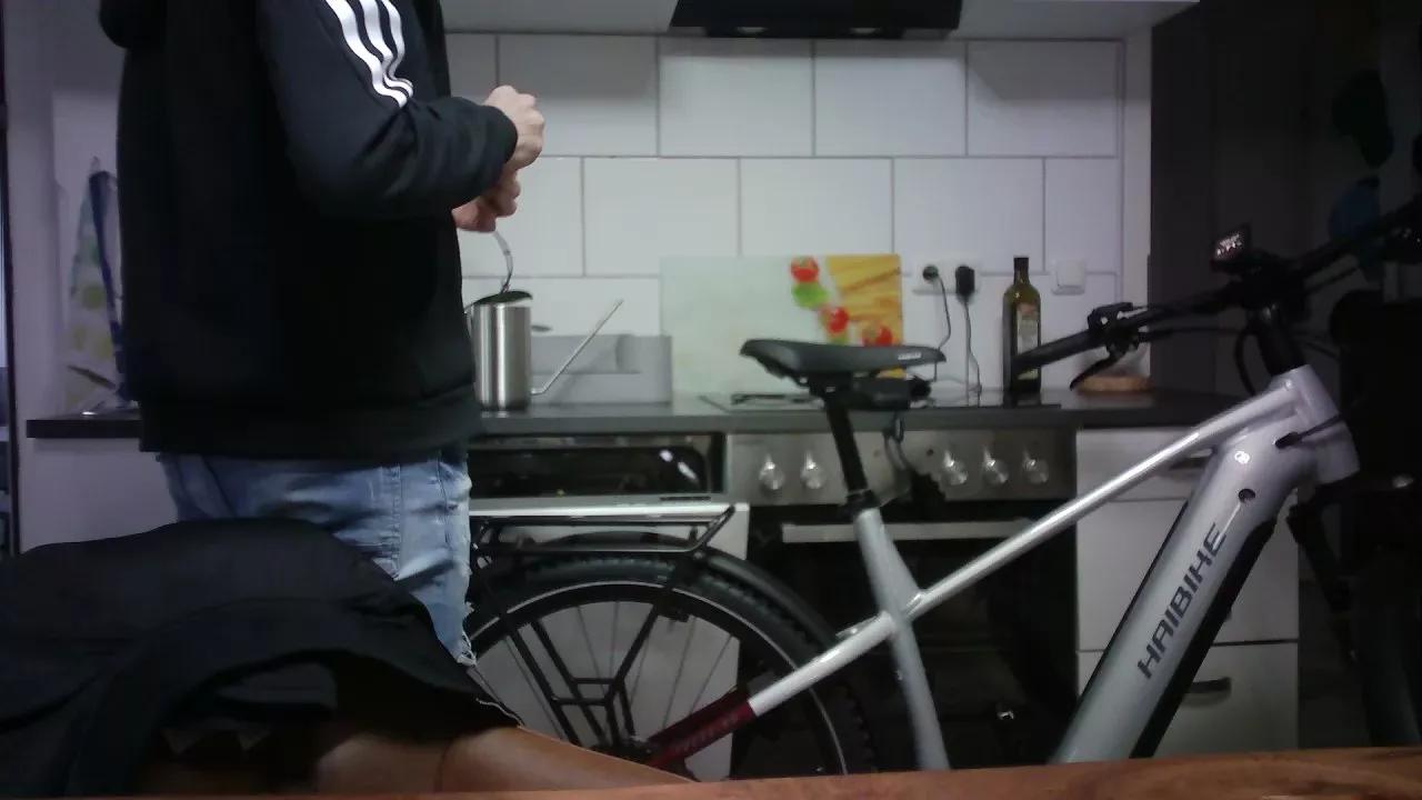 MrGeiZ2512 on Cam4 
