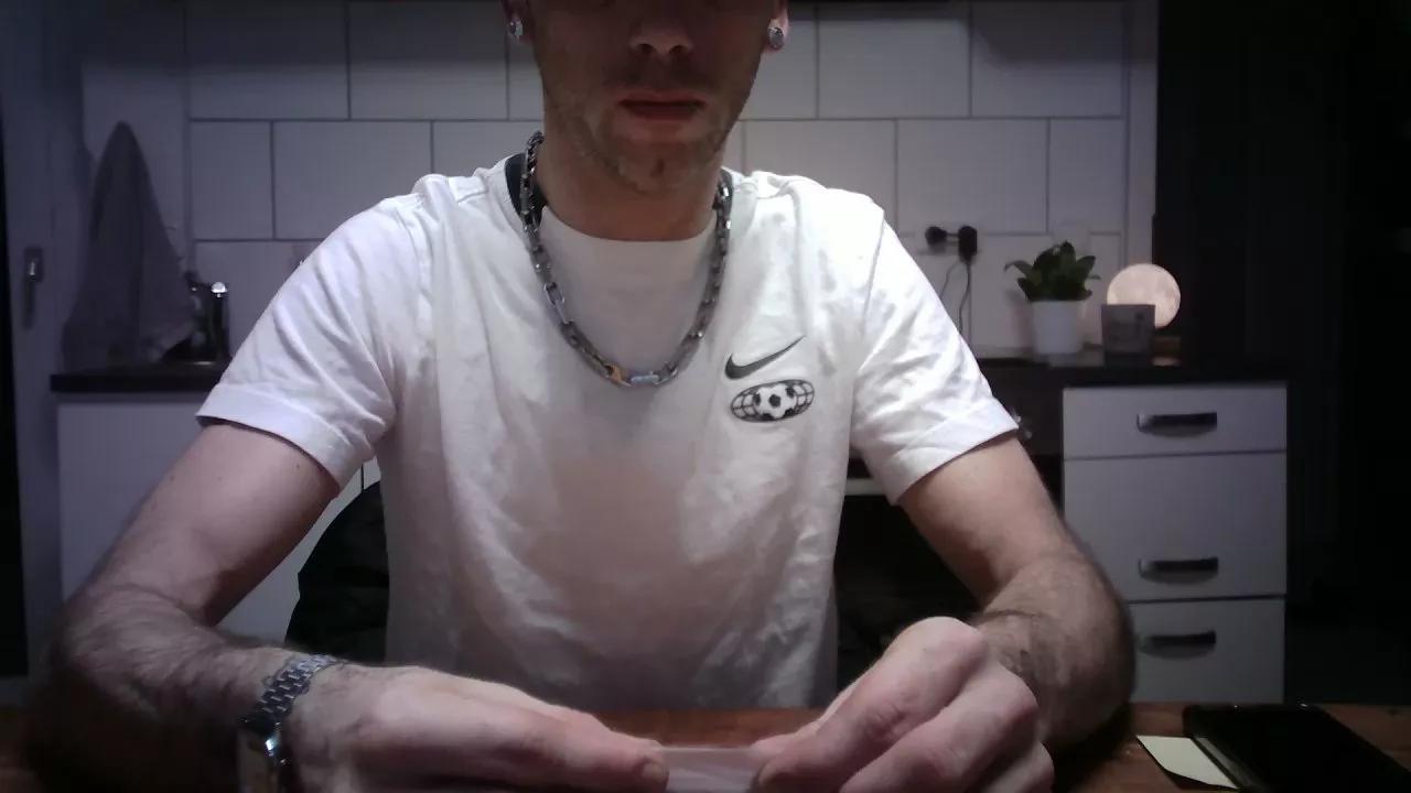 MrGeiZ2512 on Cam4 
